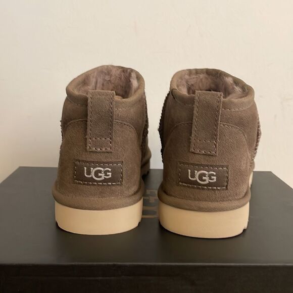 UGG Classic Ultra Mini Booties Hickory Men Size 8 Women Size 9 - Picture 9 of 12
